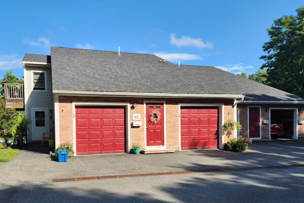 Larrabee Heights garages